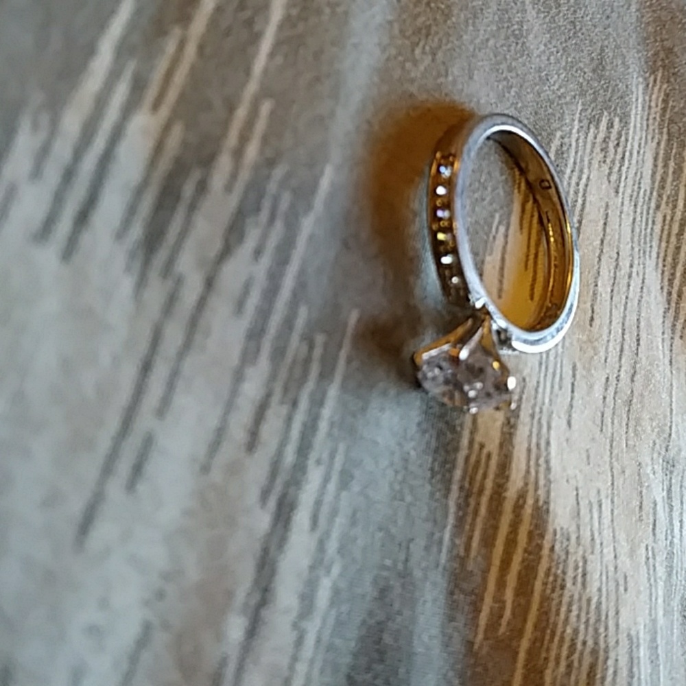 Ring - Picture 2 of 2